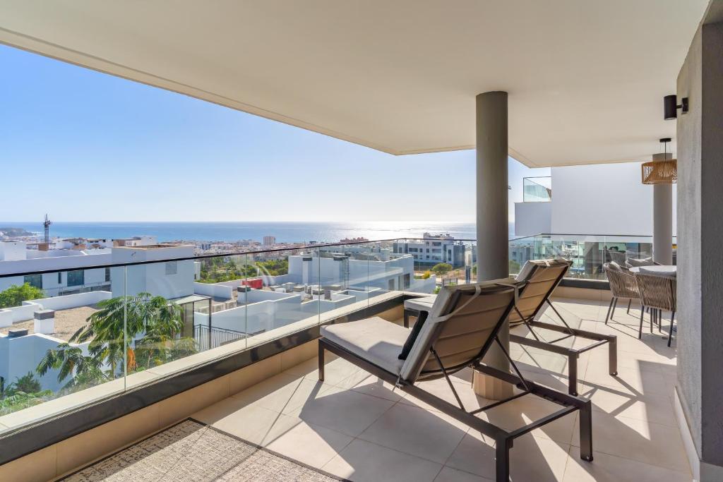 Modern 3 bedroom apartment with sea views - 1