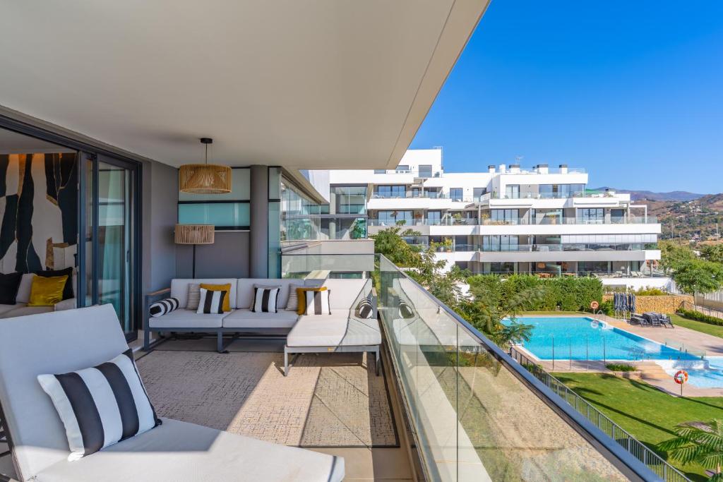 Modern 3 bedroom apartment with sea views - 3