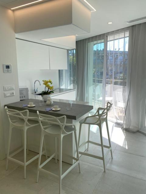 Velar Apartment Suites - 4
