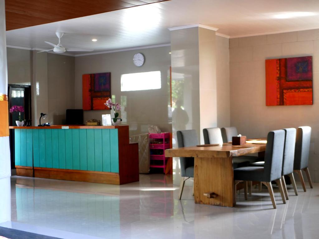 フロント・ロビー