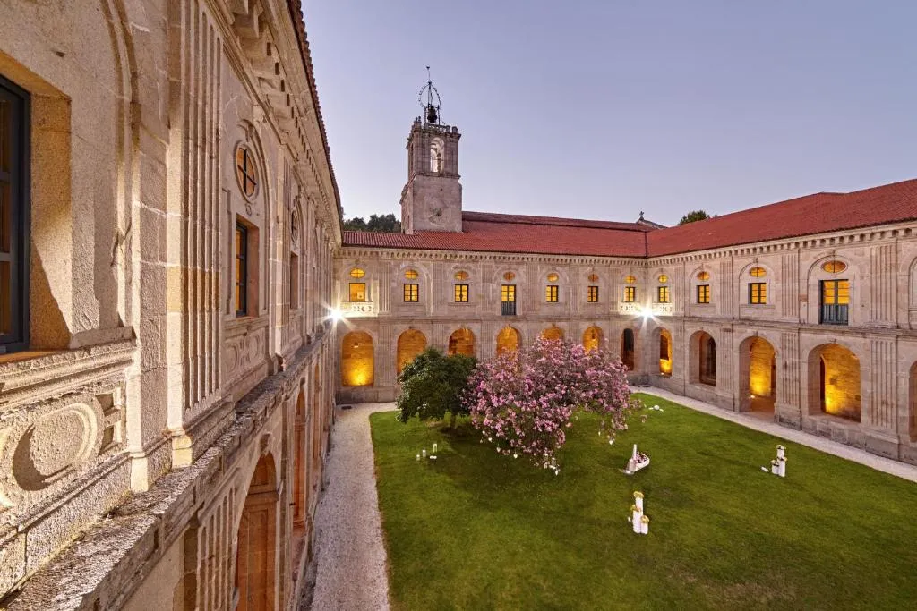 Eurostars Monumento Monasterio de San Clodio Hotel，位于莱罗格兰德的酒店