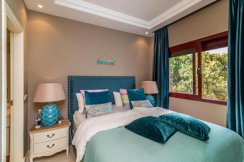 Luxury Beach Marbella Boutique Penthouse 2 bedrooms Pools Open 365 days - 4