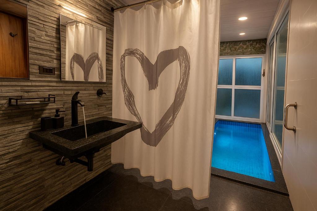 スイミングプール