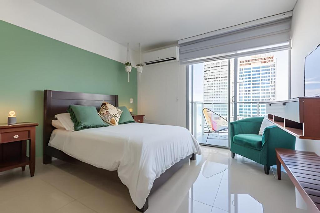 Spectacular 2-bd apt on the 16th floor- Infinitum - 2