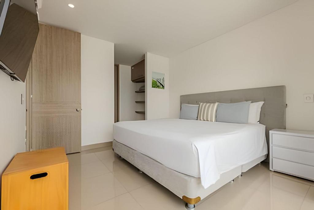 16th Floor Infinitum 1 Bedroom Apt - 5