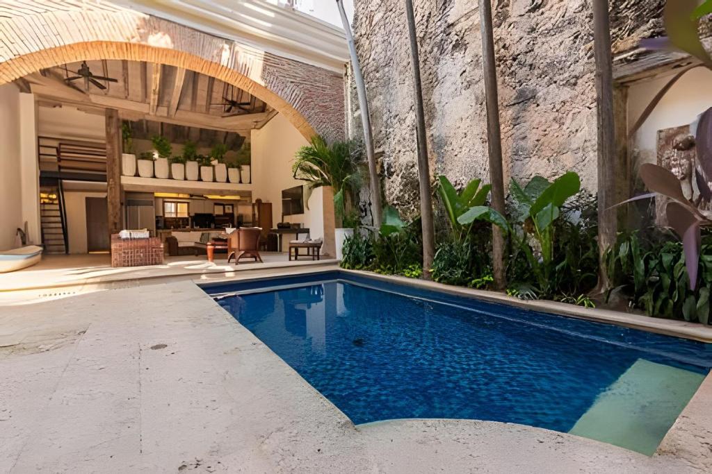 3 Bedroom House in the Walled City with Pool - 5