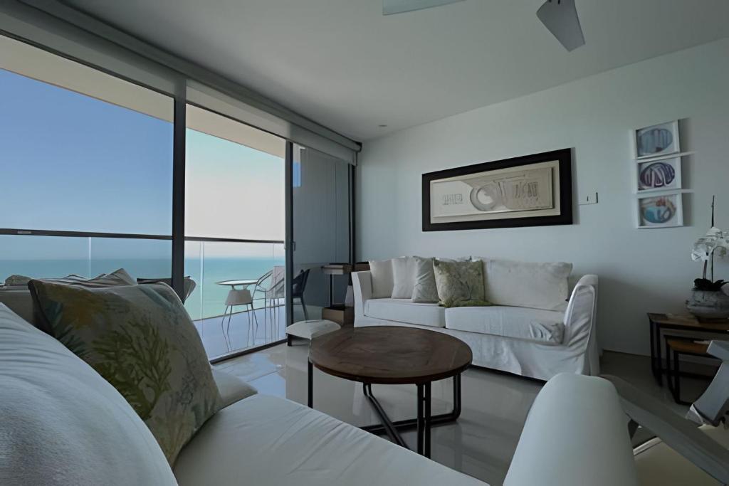 Luxurious 2-bd Apt on the 20th Floor - Morros City - 4