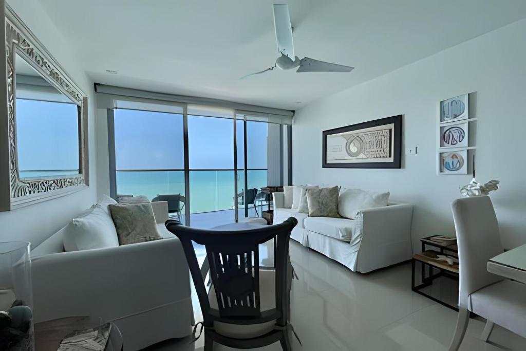 Luxurious 2-bd Apt on the 20th Floor - Morros City - 5