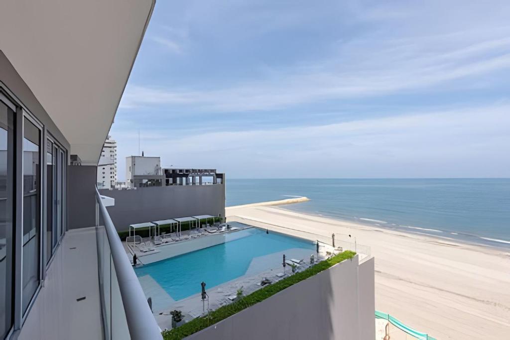 Beautiful Oceanfront Apartment - Morros City 801 - 1