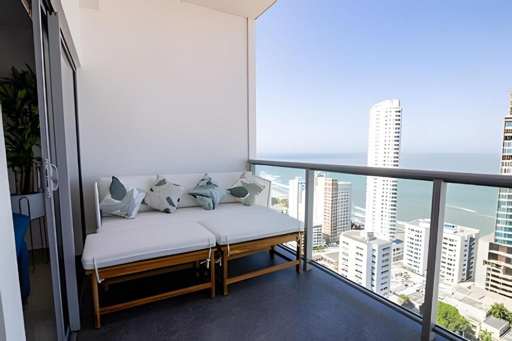 Ocean view Infinitum Spectacular 28th floor apt - 1