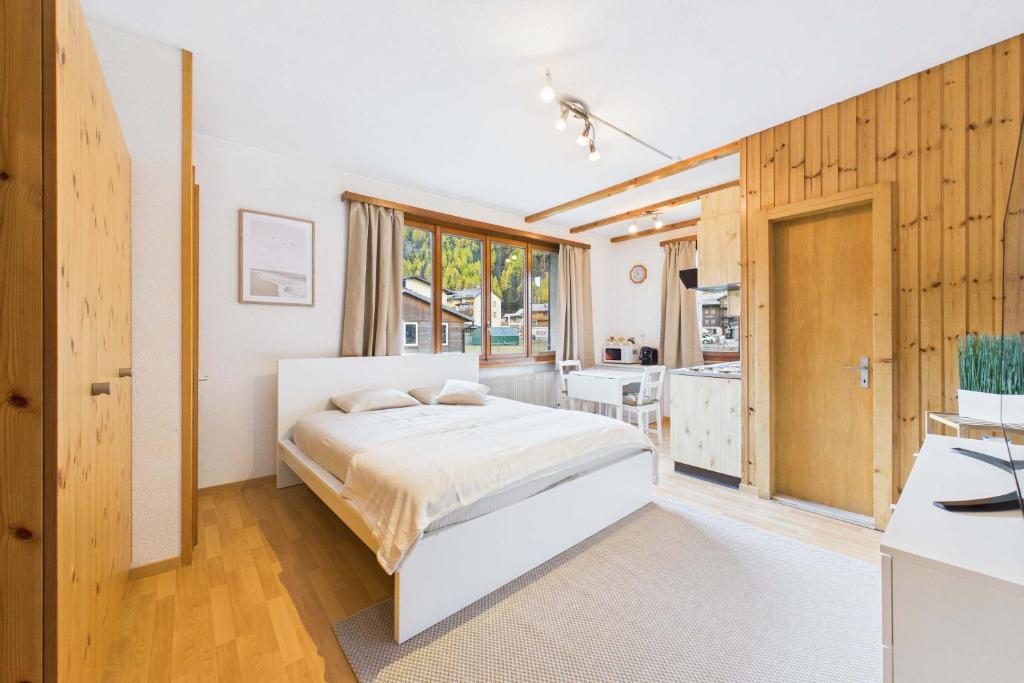 Comfortable studio with balcony and panoramic view - 2