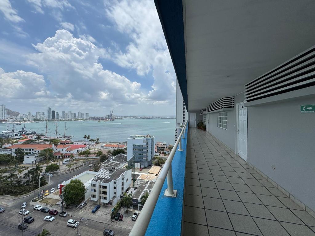 Apartamento en Bocagrande con vista lateral al mar ICDI - 4