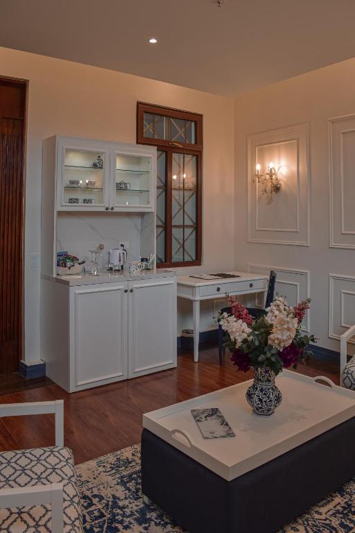 Parc Royale Suites Hotel - 4