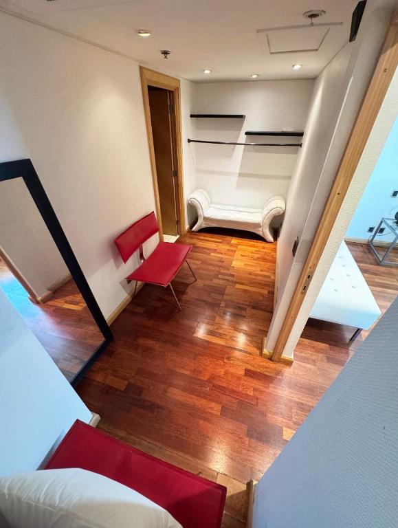 Large apartment with Jacuzzi and view in luxury district - 4