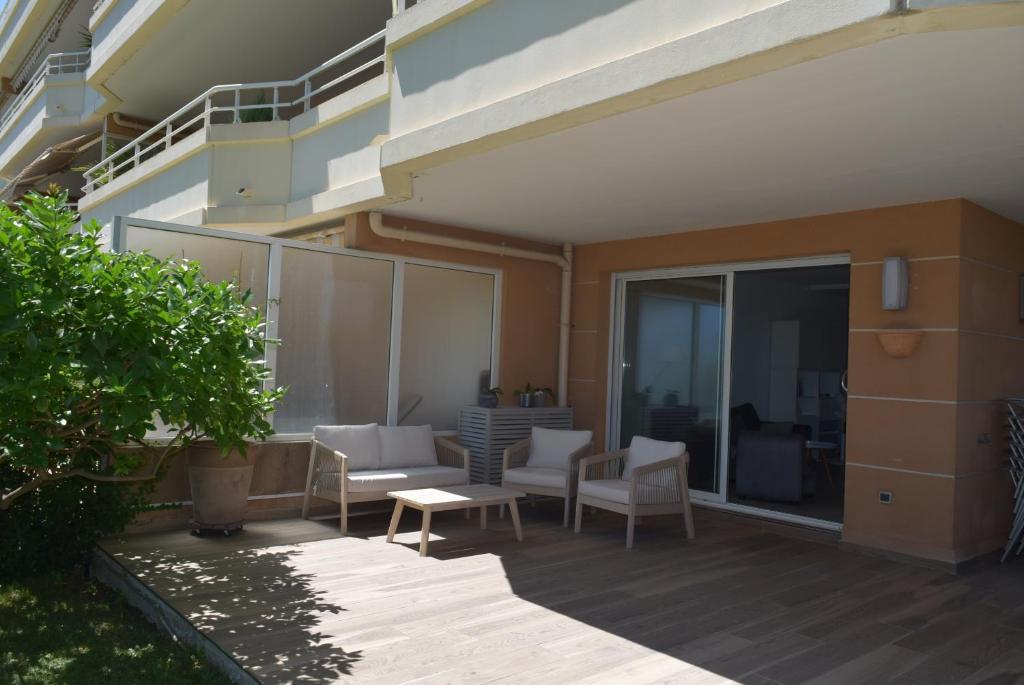 Vue mer rez-de-jardin piscine - 5