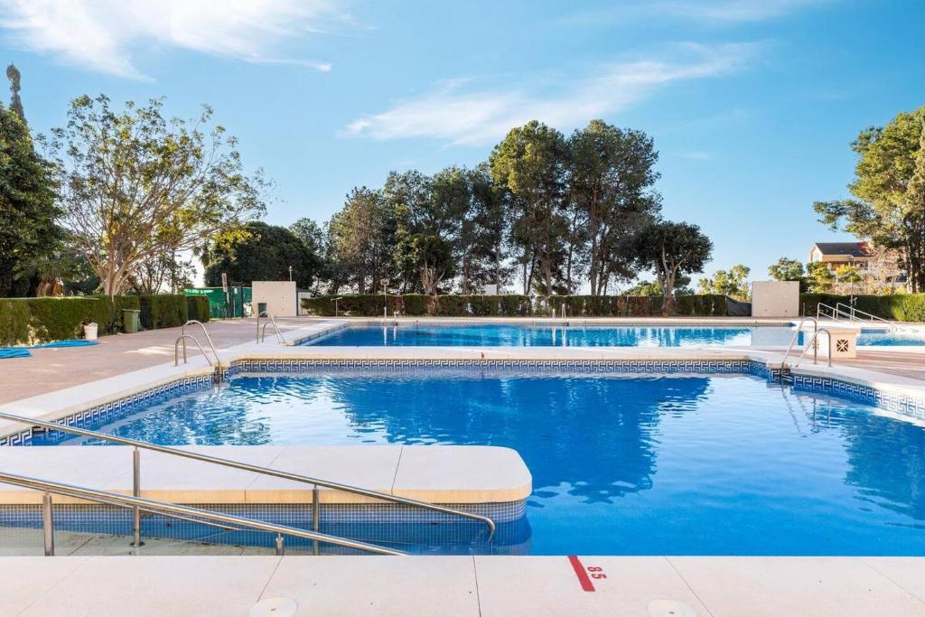 Jacaranda Sunset Apartment with Terrace & Pool By Budha Apartments - 2