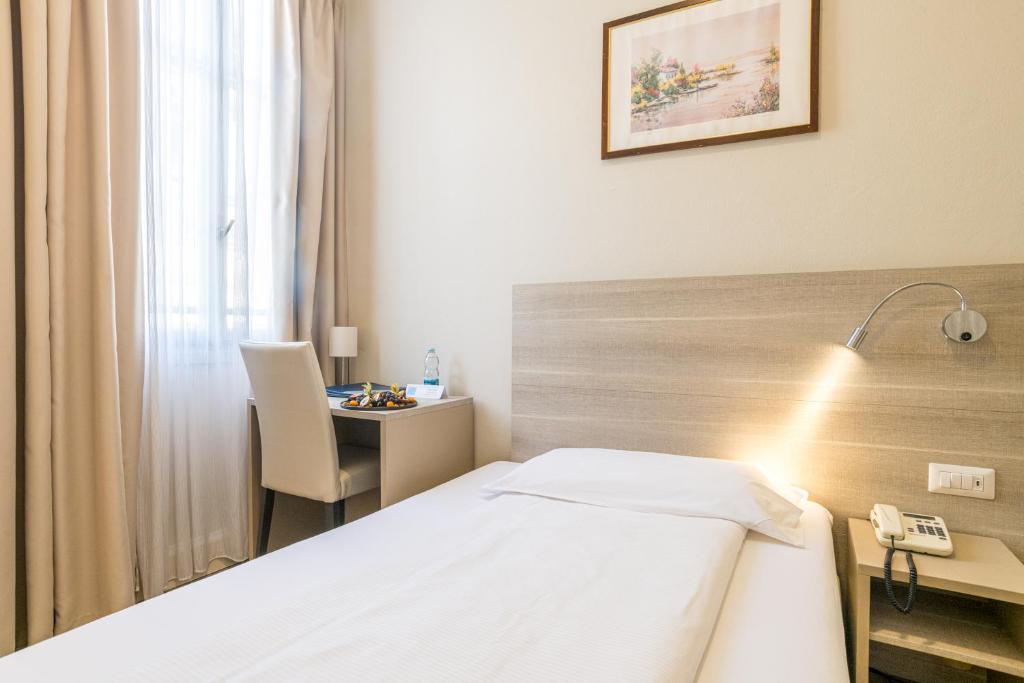 Hotel Bazzoni — Hotel rooms in Tremezzo, Lombardy