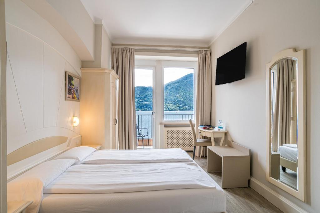 Hotel Bazzoni — Hotel rooms in Tremezzo, Lombardy