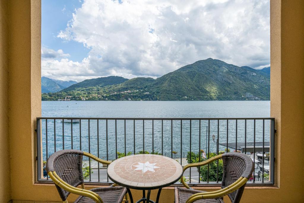 Hotel Bazzoni — Hotel rooms in Tremezzo, Lombardy