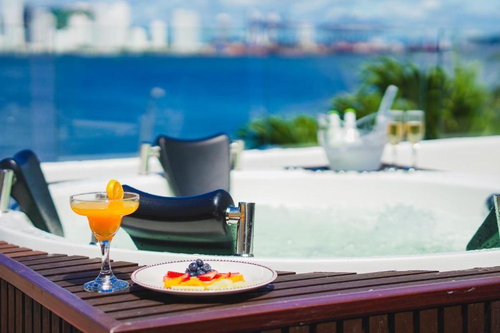 Suite Premium con Terraza y Jacuzzi Privado - 1