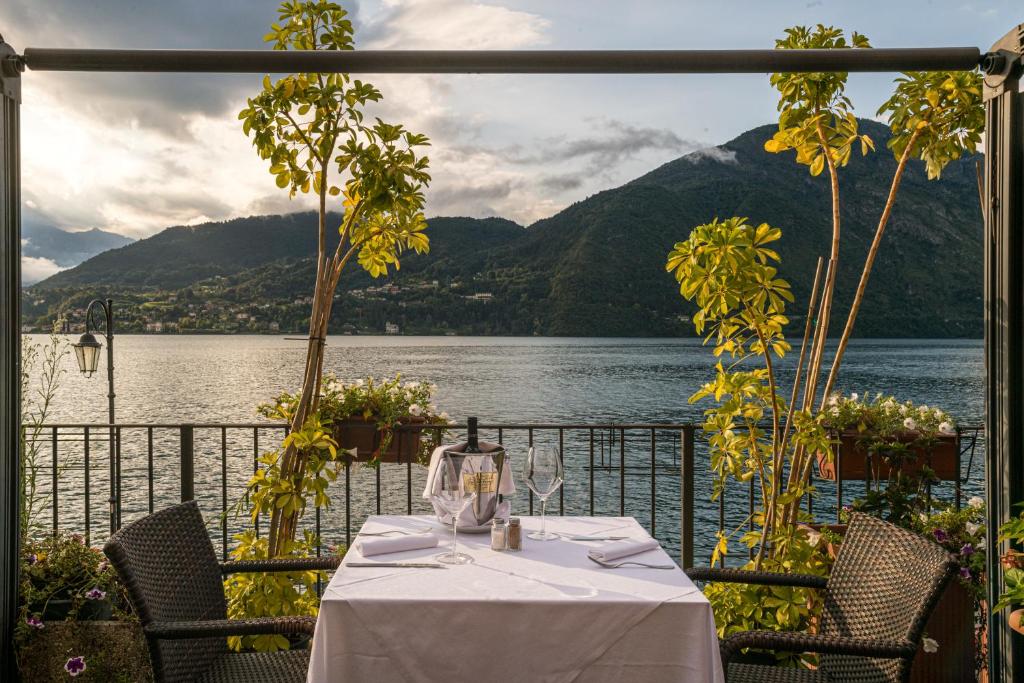 Hotel Bazzoni — Restaurant & bars in Tremezzo, Lombardy