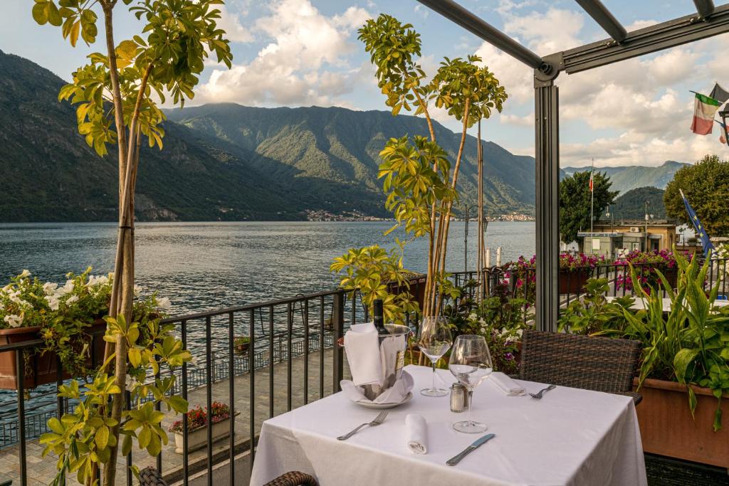 Hotel Bazzoni — Restaurant & bars in Tremezzo, Lombardy
