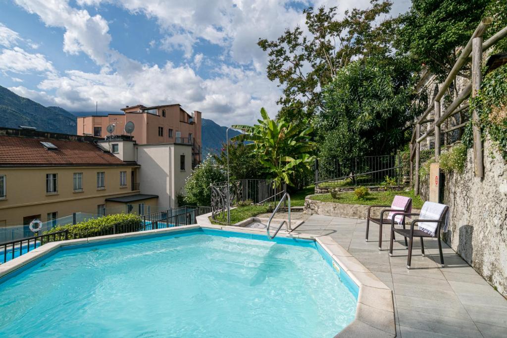 Hotel Bazzoni — Swimming pool in Tremezzo, Lombardy