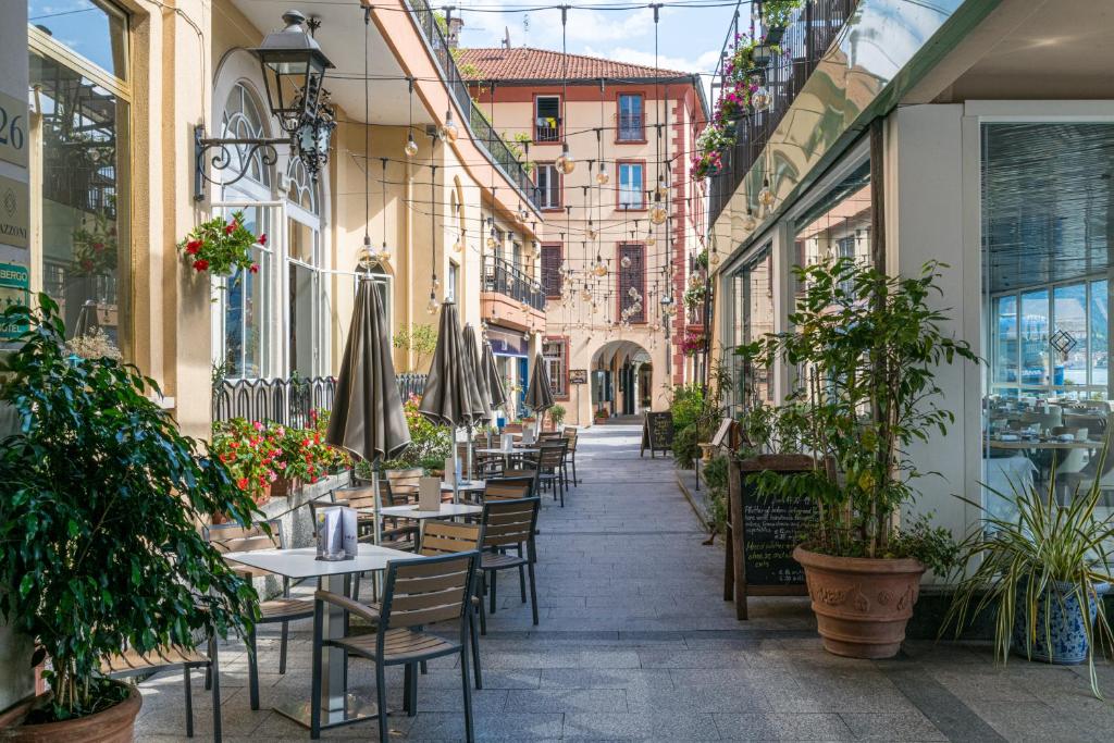 Hotel Bazzoni — Restaurant & bars in Tremezzo, Lombardy