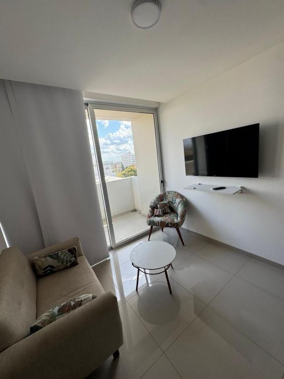 Departamento de 2 habitaciones en Av Las Americas - 1