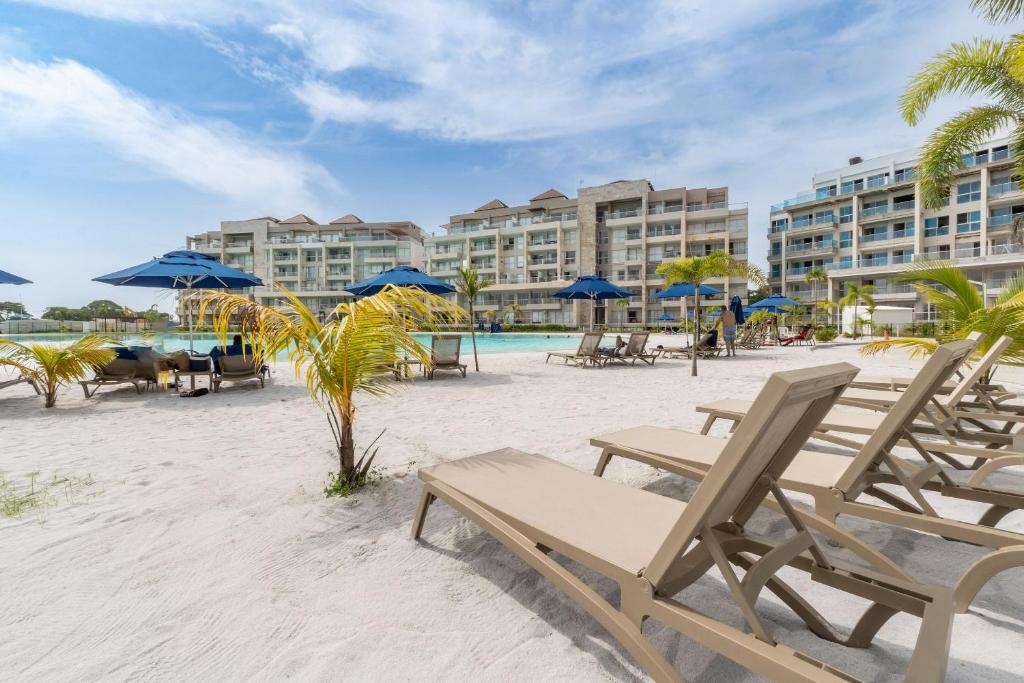 Dream Location in Cartagena | Premium Apartment at Baia Kristal - 3