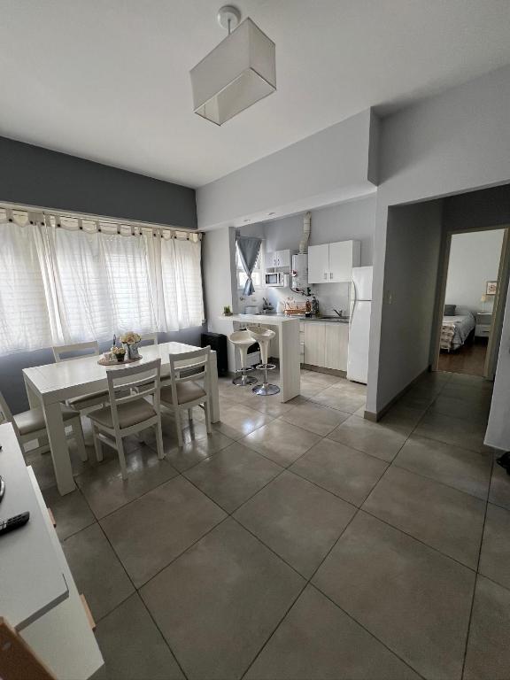 Hermoso departamento a la calle a 300 mts del mar - 3