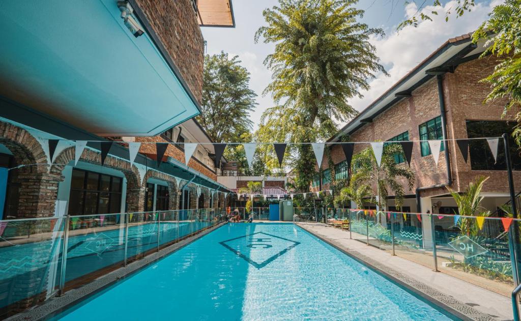 Swimming pool, Hollandse Club Retreat in Singapore