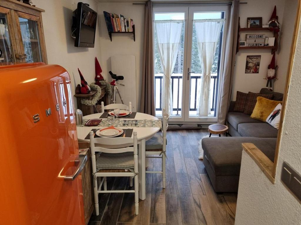 Studio Cabine F4 en Station Ski - 200m des Pistes - FR-1-687-118 - 1