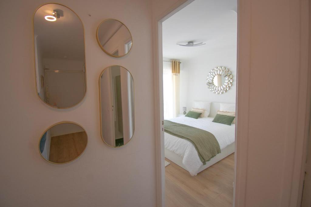 Bright 1Bedroom Apartment, Steps to Juan les Pins Beach - 2