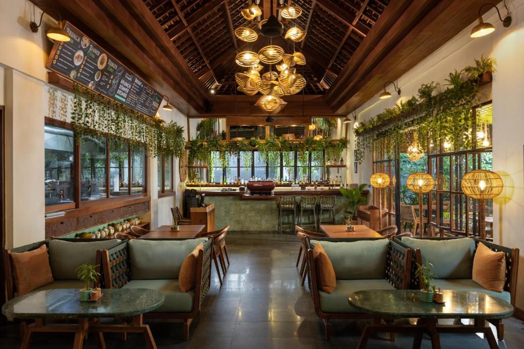 アディワナ スウェタ (Adiwana Suweta ) レストラン