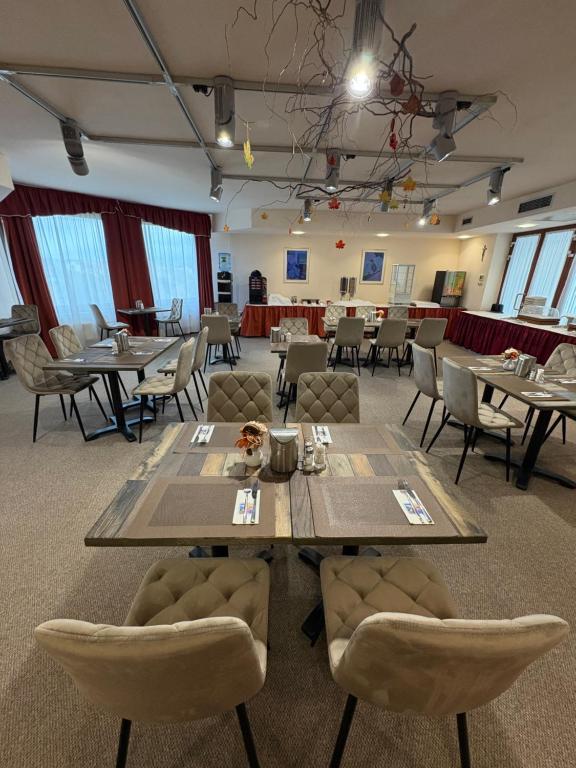 Restaurant, Hotel Estella Superior in Eger