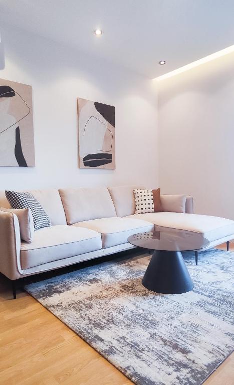 City Living with Style - Elegant One-Bedroom Apartment - 5