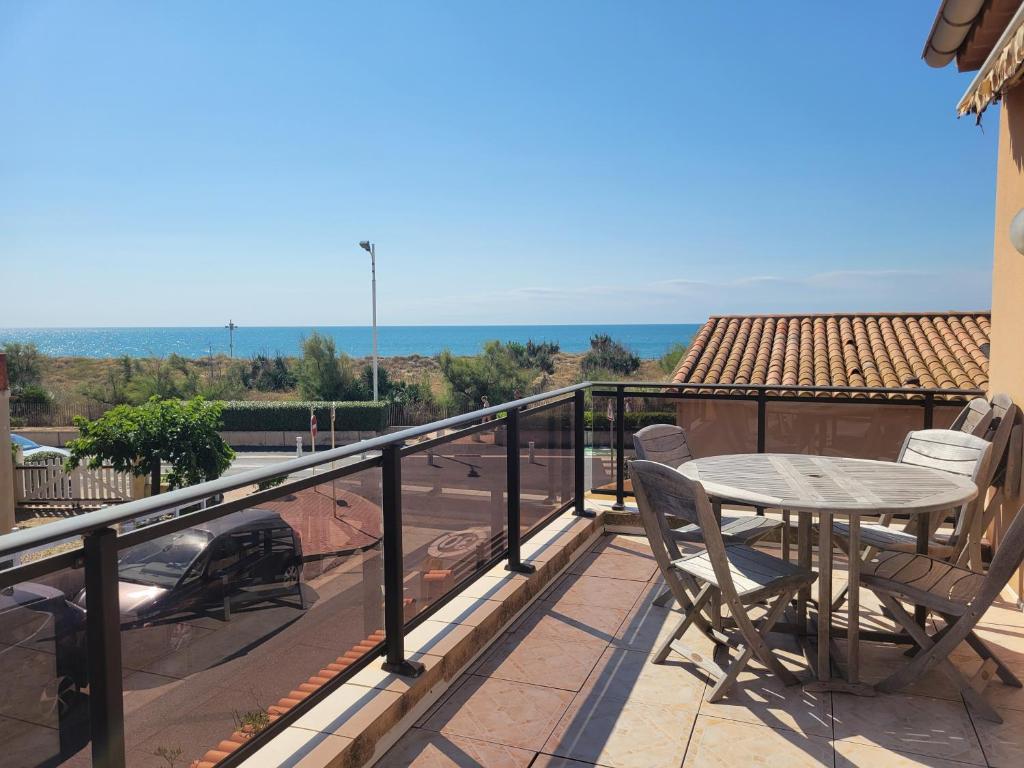VUE MER Maison individuelle 30 m de la plage 4 chambres 10 couchages jardin parking LXRM26 - 2
