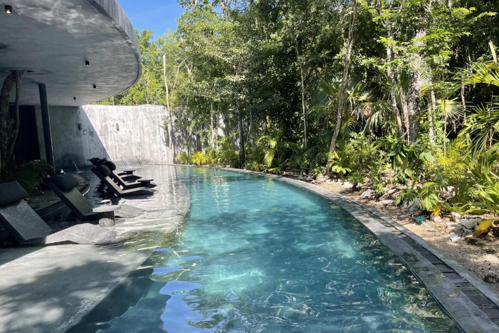 3 Bed Apartment Sleeps 6 - Private Pool & Hot Tub - 4
