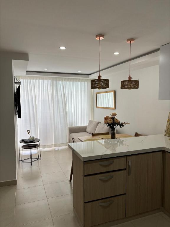 New apartment with ocean view on the 13th floor - 3