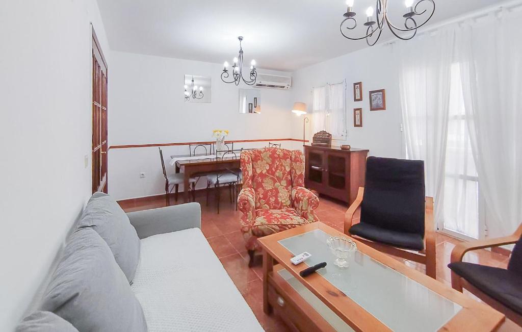 Cozy Apartment In Malaga With Wifi - 2