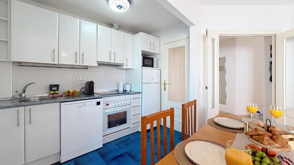 Spacious Central Apartment - South Costa, Nerja - 5