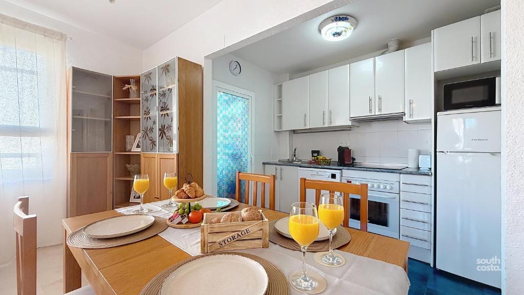 Spacious Central Apartment - South Costa, Nerja - 4