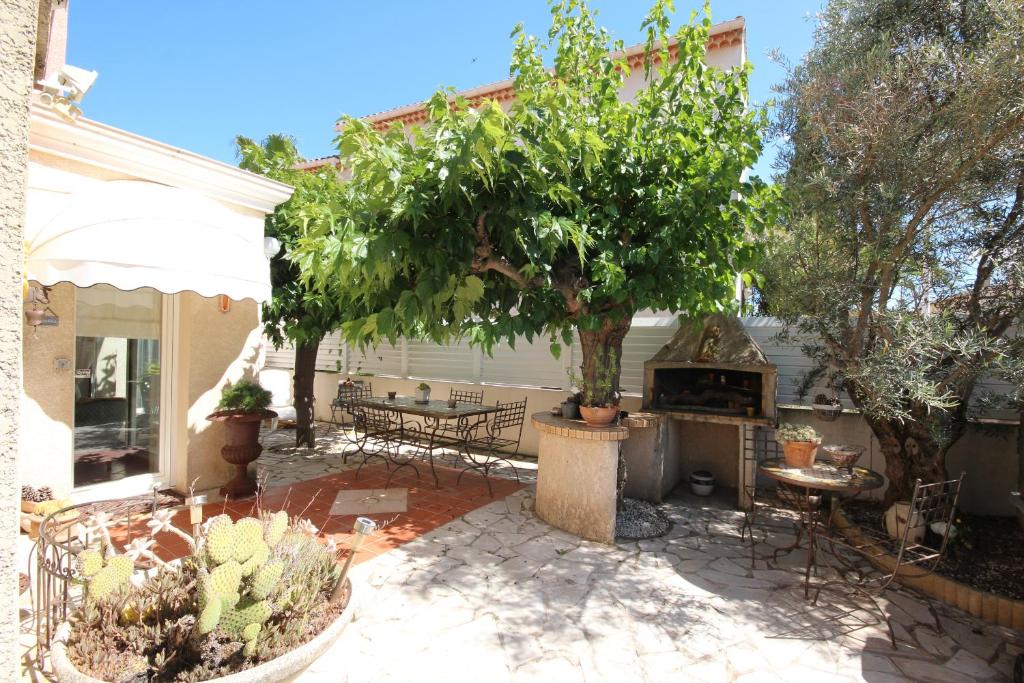 Bel Appartement climatise de plain pied 80m de la mer, wifi, grand sejour 2 chambres belle terrasse LXRM3 - 1