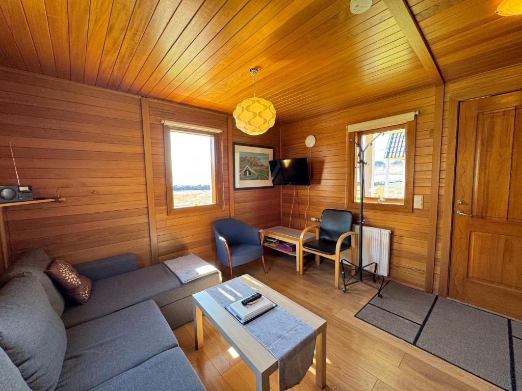 Holiday Home (6 Adults)