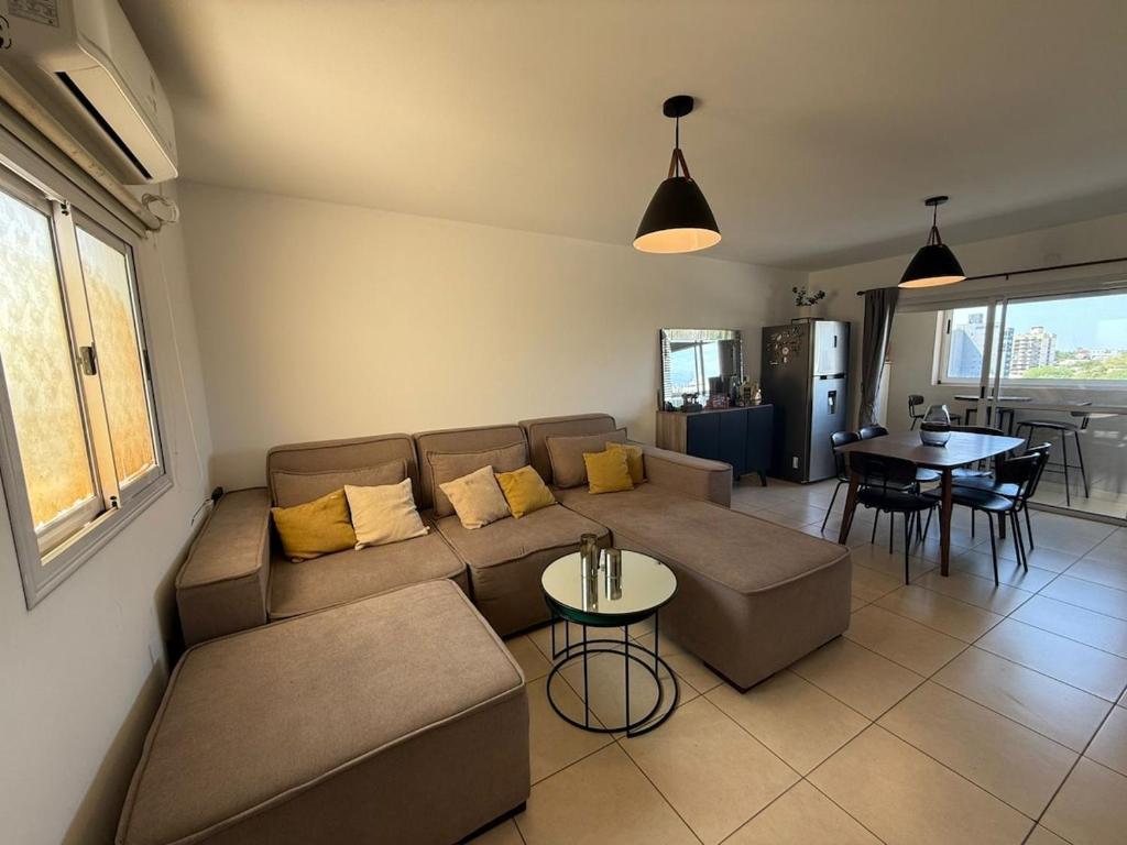 Cómodo y moderno con excelente vista y ubicación - 1