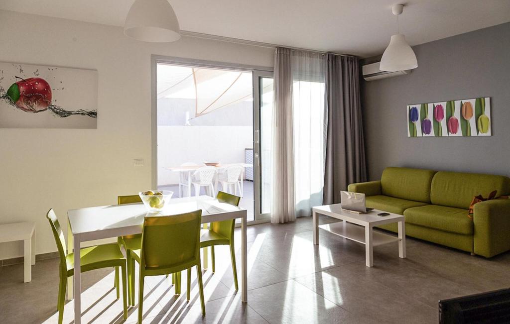 Cozy Apartment In Ragusa With House Sea View - 4