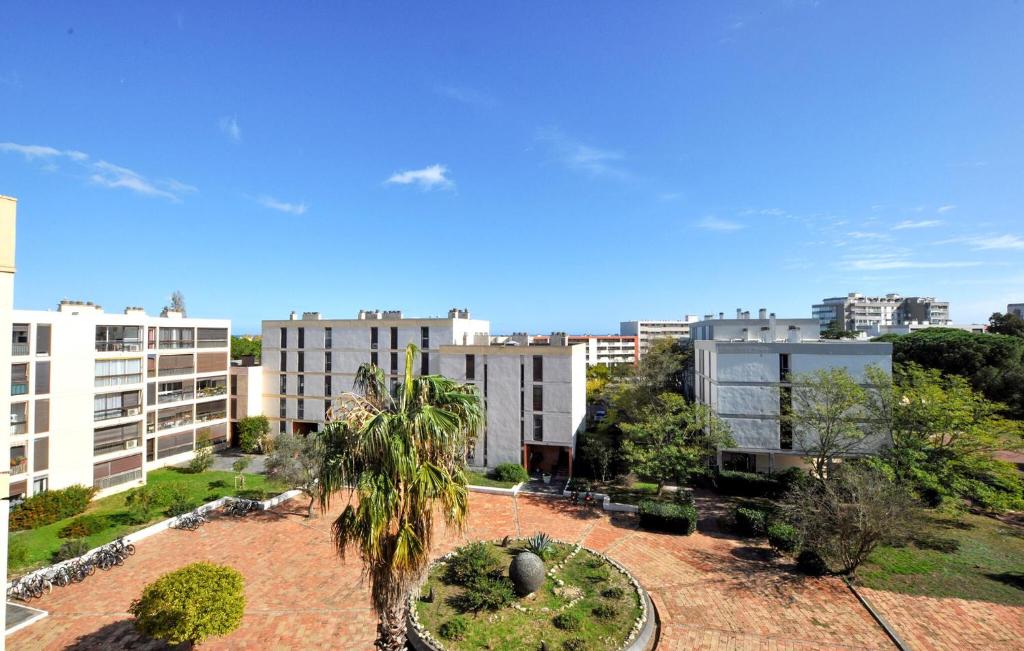 2 Bedroom Nice Apartment In Saint-Cyprien Plage - 2