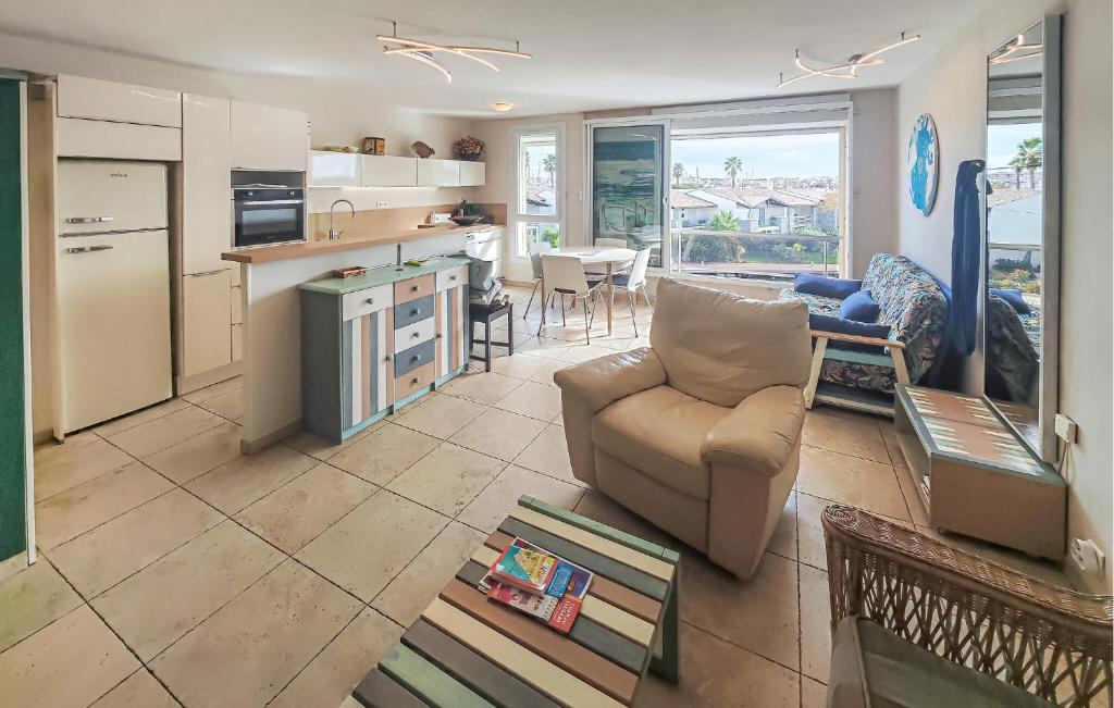 Cozy Apartment In Agde With House Sea View - 2