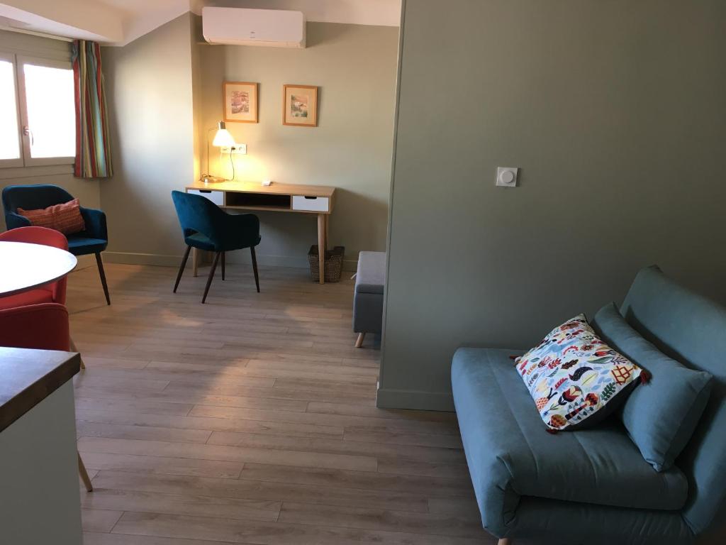 Au cœur du vieux Toulon au calme appartement rénové climatisé confortable étage élevé avec ascenseur proche parking et toutes commodités - 3
